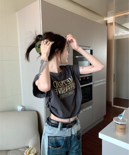 NoBelle(ノベル)の「サイド絞り プリント半袖Tシャツ(Tシャツ/カットソー・レディース・グレー・L/S/M)」の2枚目の写真