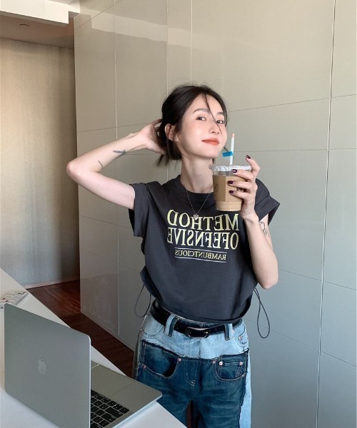 NoBelle(ノベル)の「サイド絞り プリント半袖Tシャツ(Tシャツ/カットソー・レディース・グレー・L/S/M)」の6枚目の写真