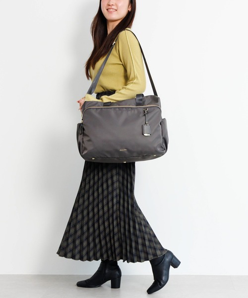 Jewelna Rose（ジュエルナローズ）の「ルフィーヌ ボストンバッグ ショルダーベルト付 16344（ボストンバッグ・レディース・ダークグレー/ブラック/グレイッシュベージュ・FREE）」の12枚目の写真