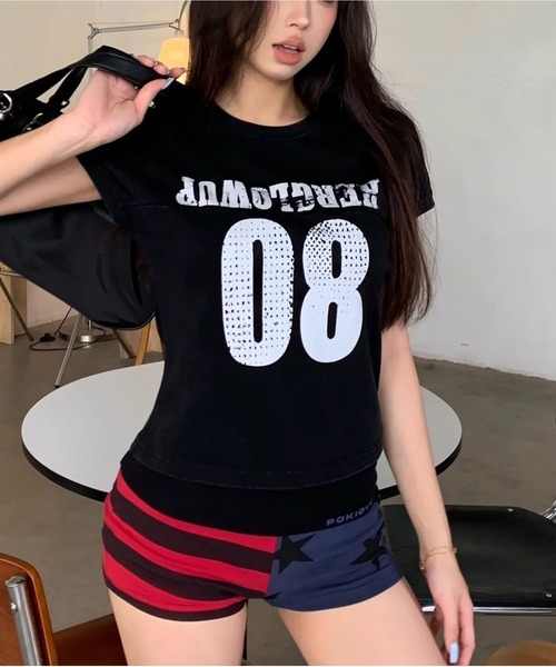 AsheKsha(アシクシャ)の「ナンバープリントショート丈 T シャツ(Tシャツ/カットソー・レディース・ブラック・M)」の4枚目の写真