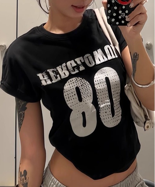 AsheKsha(アシクシャ)の「ナンバープリントショート丈 T シャツ(Tシャツ/カットソー・レディース・ブラック・M)」の6枚目の写真