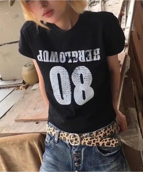 AsheKsha(アシクシャ)の「ナンバープリントショート丈 T シャツ(Tシャツ/カットソー・レディース・ブラック・M)」の12枚目の写真