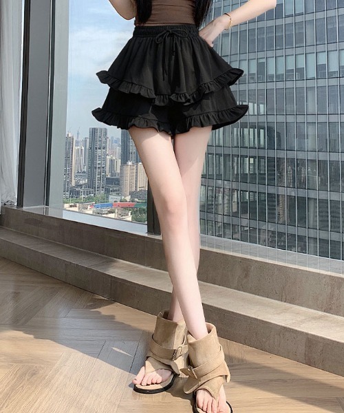 &soiree(アンドソワレ)の「フリルレイヤードショートパンツ(その他パンツ・レディース・ホワイト/ベージュ/ブラック・MEDIUM/X-LARGE/SMALL/LARGE)」の6枚目の写真