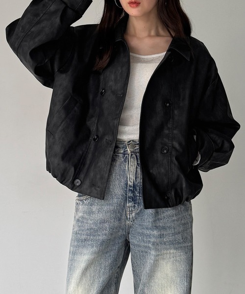junoah（ジュノア）の「ショートトレンチレザージャケット（ブルゾン・レディース・ベージュ/チャコール/ブラウン・SMALL/LARGE/MEDIUM）」の8枚目の写真