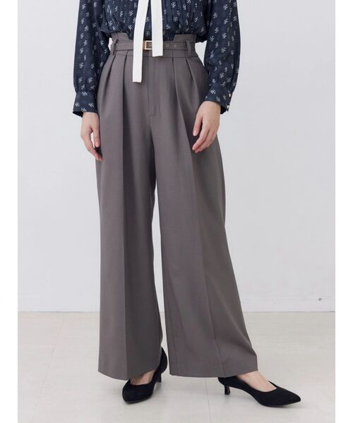 TONAL(トーナル)の「ハイウエストタックワイドパンツ(スラックス・レディース・グレー/ネイビー/ブラウン・MEDIUM/SMALL)」の16枚目の写真