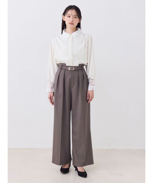 TONAL(トーナル)の「ハイウエストタックワイドパンツ(スラックス・レディース・グレー/ネイビー/ブラウン・MEDIUM/SMALL)」の13枚目の写真