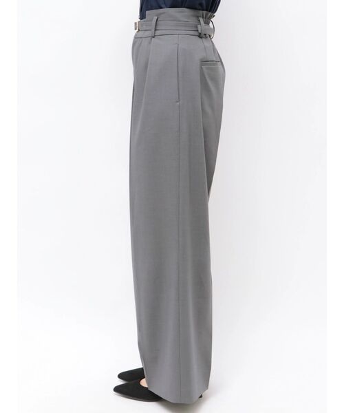 TONAL(トーナル)の「ハイウエストタックワイドパンツ(スラックス・レディース・グレー/ネイビー/ブラウン・MEDIUM/SMALL)」の17枚目の写真