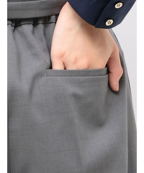 TONAL(トーナル)の「ハイウエストタックワイドパンツ(スラックス・レディース・グレー/ネイビー/ブラウン・MEDIUM/SMALL)」の20枚目の写真