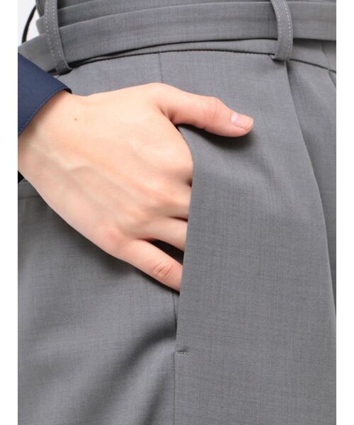 TONAL(トーナル)の「ハイウエストタックワイドパンツ(スラックス・レディース・グレー/ネイビー/ブラウン・MEDIUM/SMALL)」の21枚目の写真