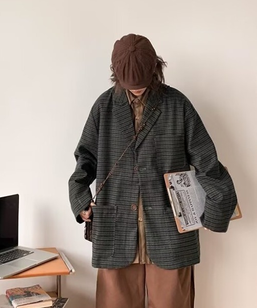 B.R.U(ブル)の「チェック柄オーバーサイズテーラードジャケット(テーラードジャケット・メンズ・グリーン/ブラウン・FREE)」の5枚目の写真