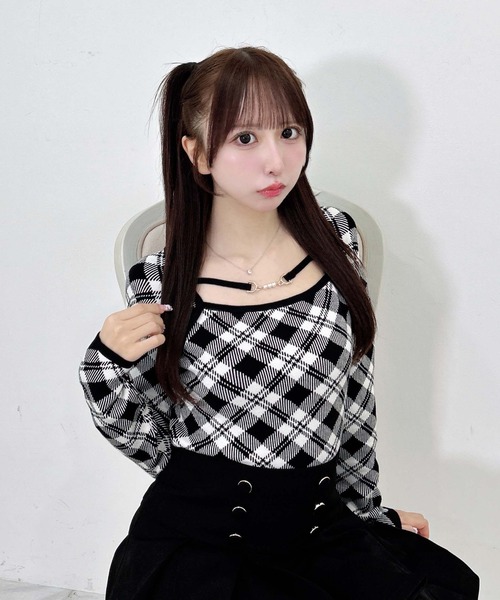 INGNI（イング）の「【WEB限定】パールビット付チェックニット（ニット/セーター・レディース・ベージュ系2/ピンク系2/ブラック×ホワイト・M）」の2枚目の写真