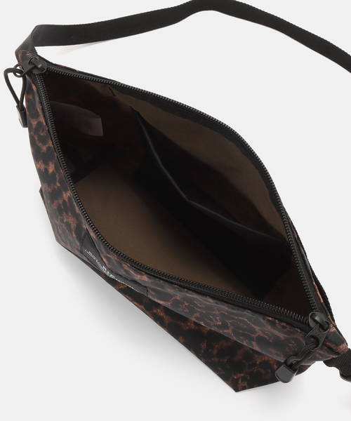 JOURNAL STANDARD relume(ジャーナルスタンダード レリューム)の「【BAGS IN PROGRESS】 Fanny pack crossbody(ショルダーバッグ・レディース・ブラウン・FREE)」の6枚目の写真