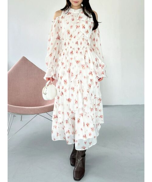 dazzlin(ダズリン)の「コールドショルダーアシメシフォンワンピース(ワンピース・レディース・ピンク/ネイビー・SMALL/MEDIUM)」の19枚目の写真