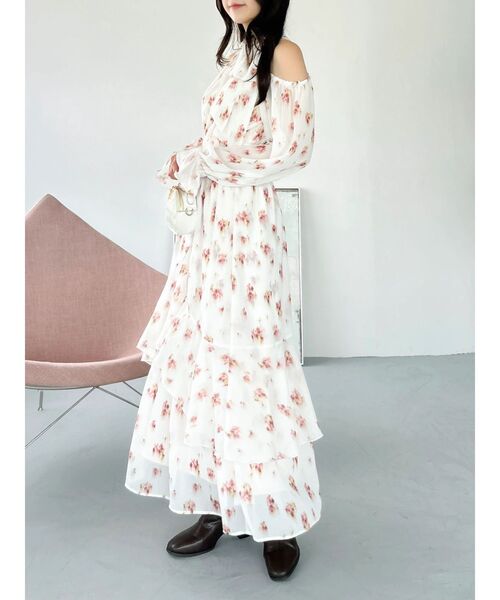 dazzlin(ダズリン)の「コールドショルダーアシメシフォンワンピース(ワンピース・レディース・ピンク/ネイビー・SMALL/MEDIUM)」の20枚目の写真