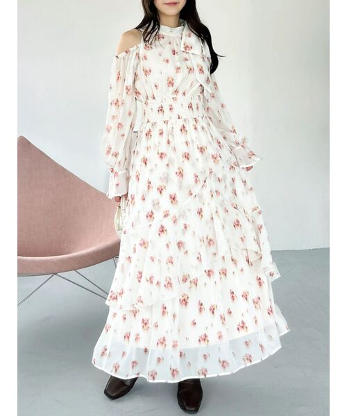 dazzlin(ダズリン)の「コールドショルダーアシメシフォンワンピース(ワンピース・レディース・ピンク/ネイビー・SMALL/MEDIUM)」の21枚目の写真