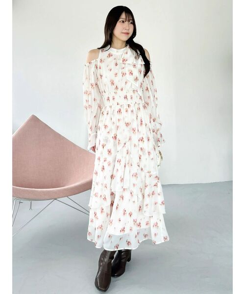 dazzlin(ダズリン)の「コールドショルダーアシメシフォンワンピース(ワンピース・レディース・ピンク/ネイビー・SMALL/MEDIUM)」の22枚目の写真