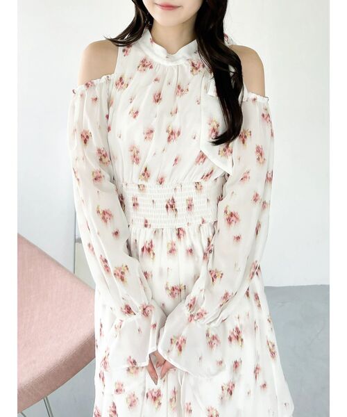 dazzlin(ダズリン)の「コールドショルダーアシメシフォンワンピース(ワンピース・レディース・ピンク/ネイビー・SMALL/MEDIUM)」の3枚目の写真
