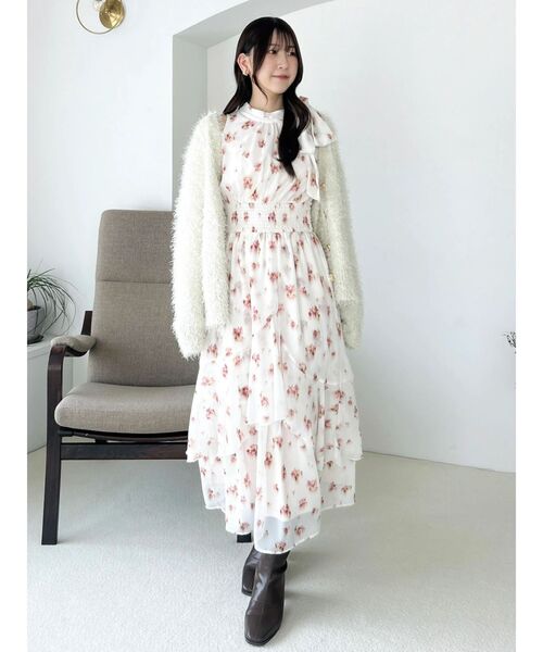 dazzlin(ダズリン)の「コールドショルダーアシメシフォンワンピース(ワンピース・レディース・ピンク/ネイビー・SMALL/MEDIUM)」の8枚目の写真
