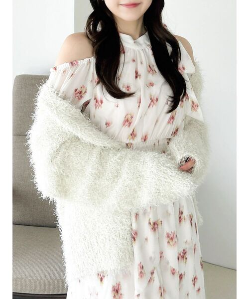 dazzlin(ダズリン)の「コールドショルダーアシメシフォンワンピース(ワンピース・レディース・ピンク/ネイビー・SMALL/MEDIUM)」の11枚目の写真