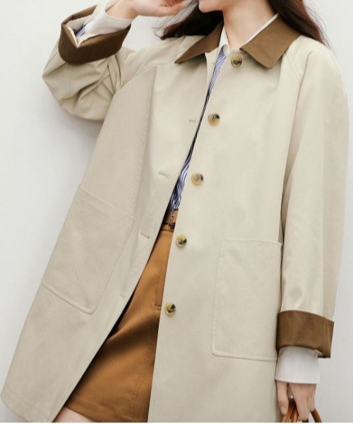 &soiree(アンドソワレ)の「ツートンカラーミドル丈トレンチコート(トレンチコート・レディース・ベージュ・SMALL/MEDIUM/LARGE/X-LARGE)」の3枚目の写真
