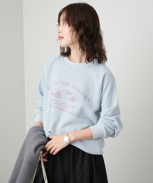 SLOBE IENA(スローブイエナ)の「BOOK CLUB/ブッククラブ SLOBE別注 CAR SWEAT 【洗濯機使用可能】(スウェット・レディース・アイボリー/スカイブルー・FREE)」の7枚目の写真