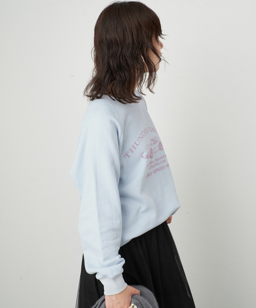 SLOBE IENA(スローブイエナ)の「BOOK CLUB/ブッククラブ SLOBE別注 CAR SWEAT 【洗濯機使用可能】(スウェット・レディース・アイボリー/スカイブルー・FREE)」の10枚目の写真
