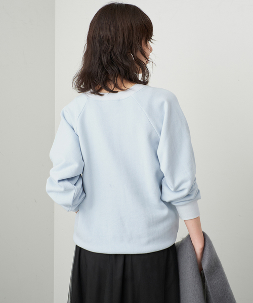 SLOBE IENA(スローブイエナ)の「BOOK CLUB/ブッククラブ SLOBE別注 CAR SWEAT 【洗濯機使用可能】(スウェット・レディース・アイボリー/スカイブルー・FREE)」の11枚目の写真