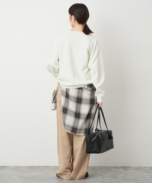 SLOBE IENA(スローブイエナ)の「BOOK CLUB/ブッククラブ SLOBE別注 CAR SWEAT 【洗濯機使用可能】(スウェット・レディース・アイボリー/スカイブルー・FREE)」の15枚目の写真