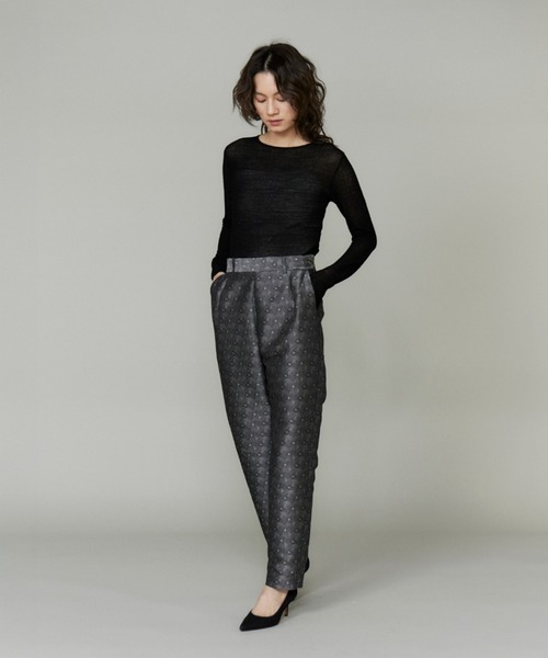 la veille by SUPERIOR CLOSET(ラベイユバイスーペリアクローゼット)の「シアーギャザープルオーバー(ニット/セーター・レディース・ブラック/グレイッシュベージュ・9号)」の3枚目の写真