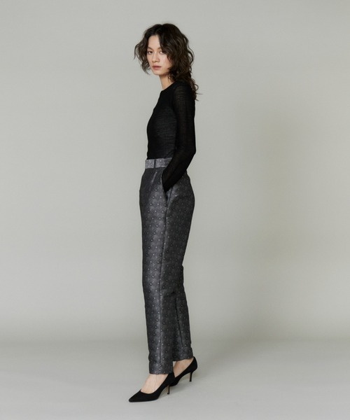 la veille by SUPERIOR CLOSET(ラベイユバイスーペリアクローゼット)の「シアーギャザープルオーバー(ニット/セーター・レディース・ブラック/グレイッシュベージュ・9号)」の4枚目の写真