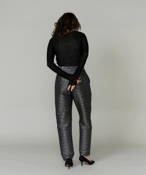 la veille by SUPERIOR CLOSET(ラベイユバイスーペリアクローゼット)の「シアーギャザープルオーバー(ニット/セーター・レディース・ブラック/グレイッシュベージュ・9号)」の6枚目の写真