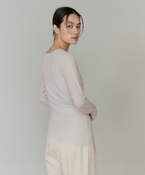 la veille by SUPERIOR CLOSET(ラベイユバイスーペリアクローゼット)の「シアーギャザープルオーバー(ニット/セーター・レディース・ブラック/グレイッシュベージュ・9号)」の12枚目の写真