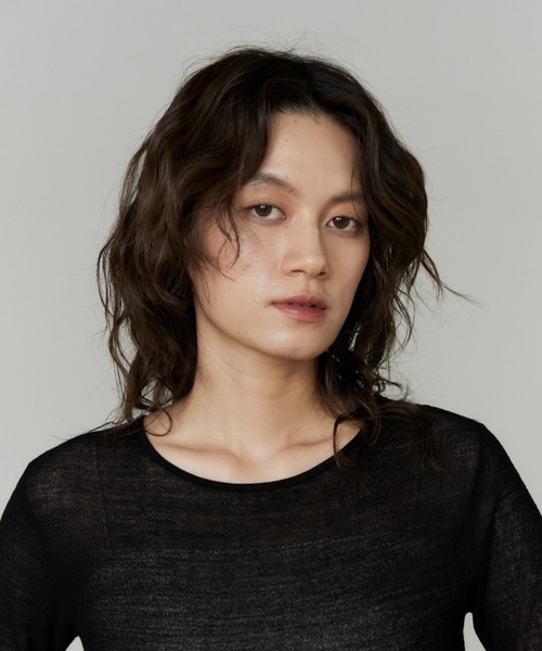 la veille by SUPERIOR CLOSET(ラベイユバイスーペリアクローゼット)の「シアーギャザープルオーバー(ニット/セーター・レディース・ブラック/グレイッシュベージュ・9号)」の18枚目の写真