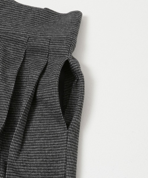 ITEMS URBANRESEARCH（アイテムズ アーバンリサーチ）の「アシメデザインチェックパンツ（その他パンツ・レディース・ブラウン/ブラック・SMALL/MEDIUM）」の17枚目の写真