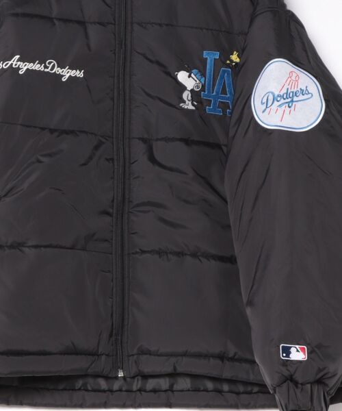 PEANUTS(ピーナッツ)の「【PEANUTS/ピーナッツ】【ユニセックスデザイン リンクコーデ・カップルコーデにも◎】MLB×PEANUTS パファージャケット ブルゾン 中綿ジャケット オーバーサイズ スタンドネック 保温 ドジャース ヤンキース パドレス(ブルゾン・メンズ・ブラウン系その他3/ブラック系その他/ブラック系その他2・X-LARGE/MEDIUM)」の6枚目の写真