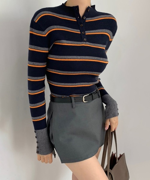 Girly Doll(ガーリードール)の「マルチボーダー袖ボタンヘンリーニット(ニット/セーター・レディース・オフホワイト/ネイビー/オレンジ/グレー/ブラウン・FREE)」の16枚目の写真