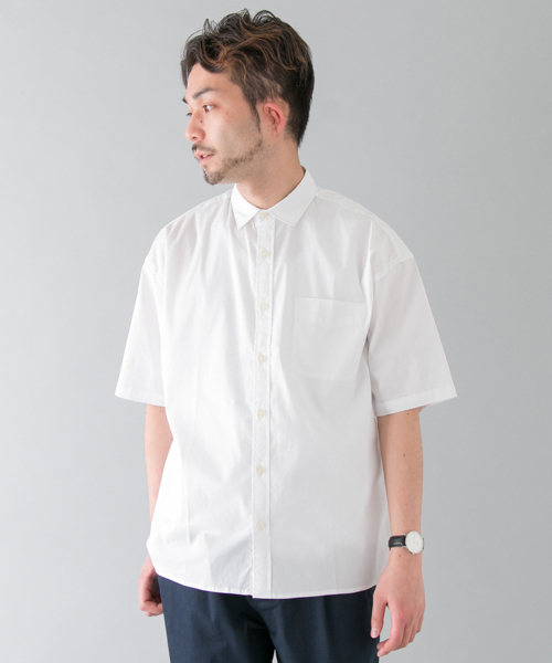 URBAN RESEARCH（アーバンリサーチ）の「UR LYCRA STRETCH LOOSE SHIRTS（シャツ/ブラウス・メンズ・ベージュ/グレー/ブラック/ホワイト・MEDIUM/LARGE）」の2枚目の写真