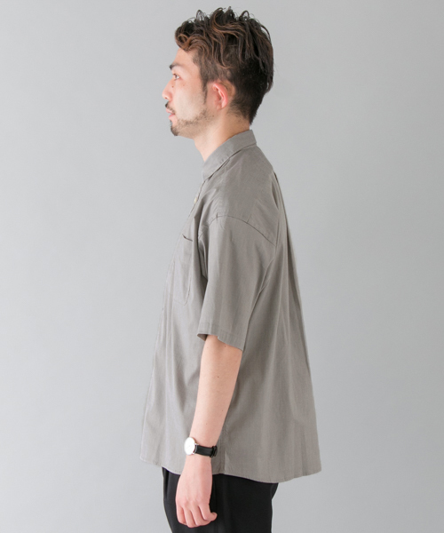 URBAN RESEARCH（アーバンリサーチ）の「UR LYCRA STRETCH LOOSE SHIRTS（シャツ/ブラウス・メンズ・ベージュ/グレー/ブラック/ホワイト・MEDIUM/LARGE）」の13枚目の写真