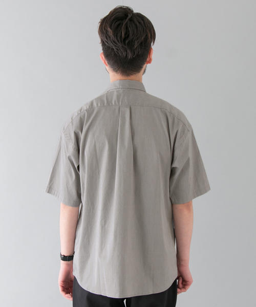 URBAN RESEARCH（アーバンリサーチ）の「UR LYCRA STRETCH LOOSE SHIRTS（シャツ/ブラウス・メンズ・ベージュ/グレー/ブラック/ホワイト・MEDIUM/LARGE）」の14枚目の写真