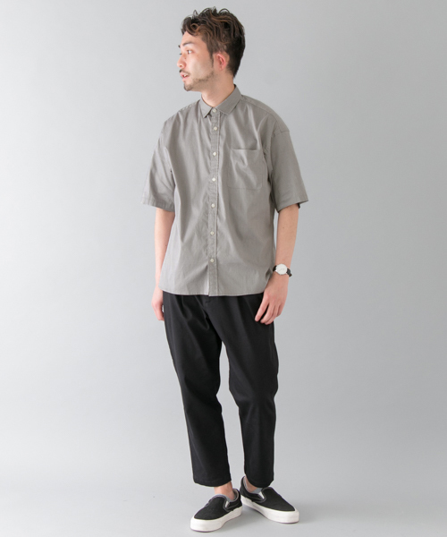 URBAN RESEARCH（アーバンリサーチ）の「UR LYCRA STRETCH LOOSE SHIRTS（シャツ/ブラウス・メンズ・ベージュ/グレー/ブラック/ホワイト・MEDIUM/LARGE）」の17枚目の写真