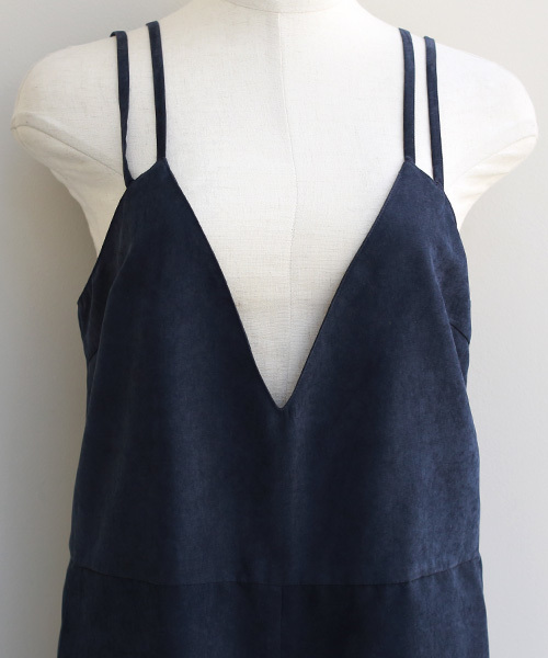 REAL CUBE(リアルキューブ)の「REAL CUBE ピーチスエードキャミオールインワン(つなぎ/オールインワン・レディース・ネイビー/テラコッタ/キャメル/ボルドー/カーキ・38)」の13枚目の写真