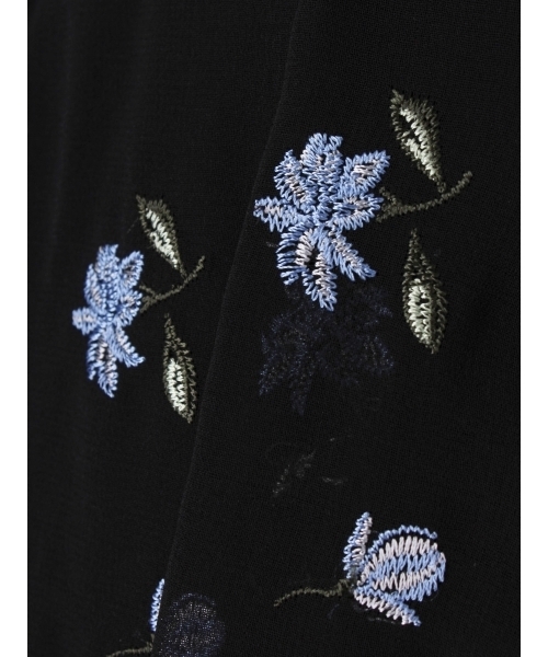 LAGUNAMOON（ラグナムーン）の「エンブロイダリーフレアーブラウス（シャツ/ブラウス・レディース・ベージュ/ブラック・FREE）」の3枚目の写真