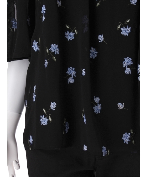 LAGUNAMOON（ラグナムーン）の「エンブロイダリーフレアーブラウス（シャツ/ブラウス・レディース・ベージュ/ブラック・FREE）」の11枚目の写真