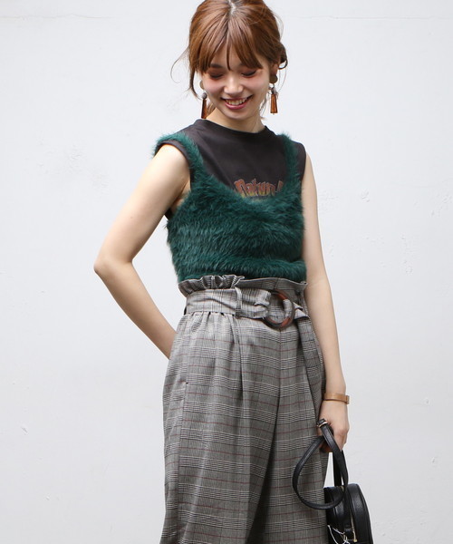 natural couture（ナチュラルクチュール）の「モンスターシャギービスチェ（ニット/セーター・レディース・アイボリー/ブラック/グリーン/プラム・FREE）」の3枚目の写真