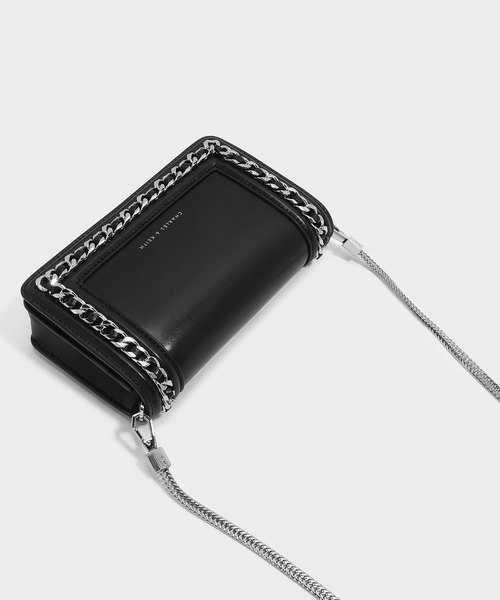 CHARLES & KEITH（チャールズ & キース）の「チェーンディテール