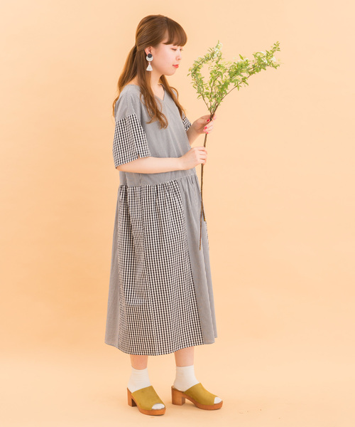 POU DOU DOU（プードゥドゥ）の「ウッド調ヒールサボ（スリッポン・レディース・イエロー/ブラック/グレー・3/4）」の6枚目の写真