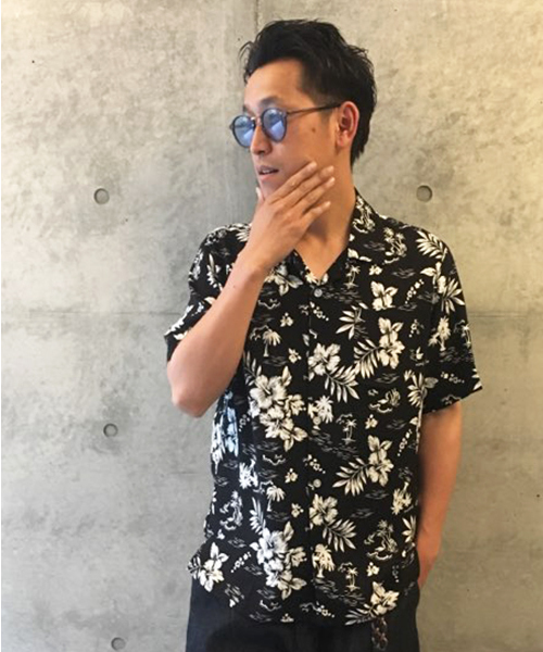 VENCEEXCHANGE（ヴァンスエクスチェンジ）の「WEB限定 トロピカル柄オープンカラーシャツ（シャツ/ブラウス・メンズ・ホワイト/ダークグレー・LARGE/MEDIUM）」の2枚目の写真