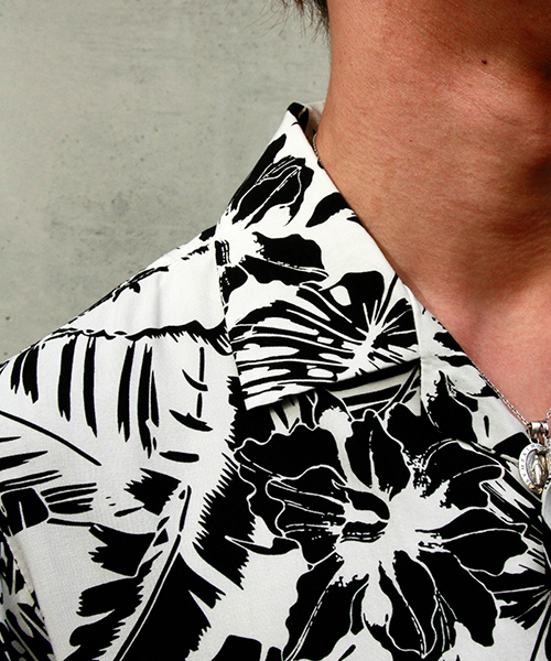 VENCEEXCHANGE（ヴァンスエクスチェンジ）の「WEB限定 トロピカル柄オープンカラーシャツ（シャツ/ブラウス・メンズ・ホワイト/ダークグレー・LARGE/MEDIUM）」の5枚目の写真