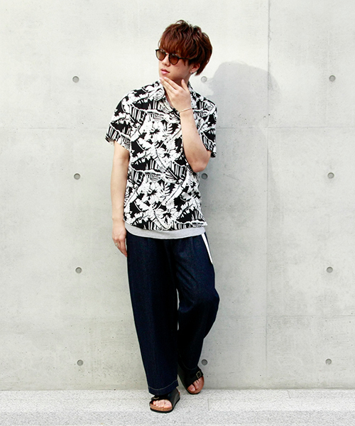 VENCEEXCHANGE（ヴァンスエクスチェンジ）の「WEB限定 トロピカル柄オープンカラーシャツ（シャツ/ブラウス・メンズ・ホワイト/ダークグレー・LARGE/MEDIUM）」の7枚目の写真