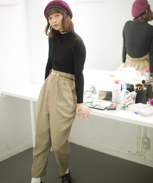 WEGO(ウィゴー)の「WEGO/リブハイネックニット(ニット/セーター・レディース・ブラック/ダークグリーン/ネイビー/ブラウン/オフホワイト/マスタード/杢グレー/ライトピンク/ワイン/ライトベージュ/ホワイト系その他5/ブラウン系その他5/イエロー系その他6/レッド系その他5/オレンジ/パープル/ライム・FREE)」の21枚目の写真